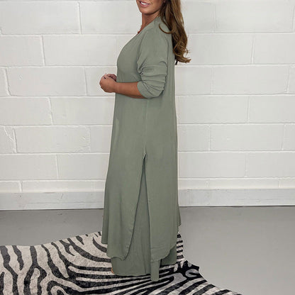 Roberta Dellucci™ Two-piece comfortable summer suit with long slit